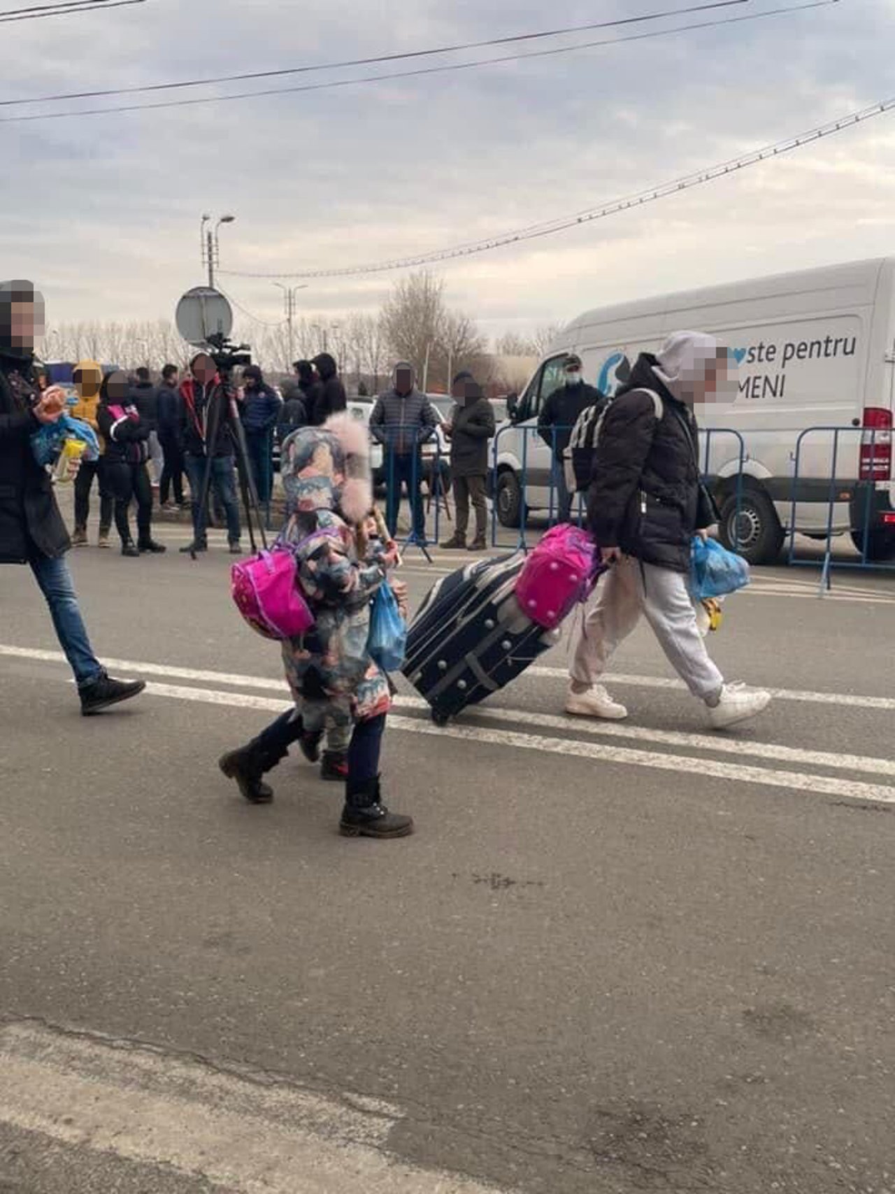BLUR Ukraine Border 3 3 22 Photo01