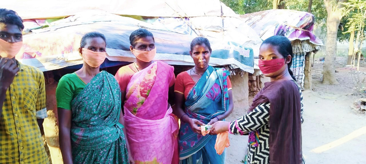 2020 04 Nandhini Distributing Masks 2 202004 CHE RBLA Member Nandhini Makes Masks Approved for Full Use