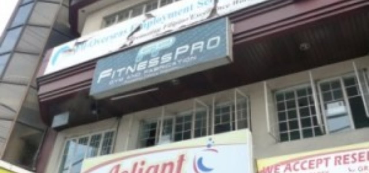 500 saminfrontofrepurposedbar