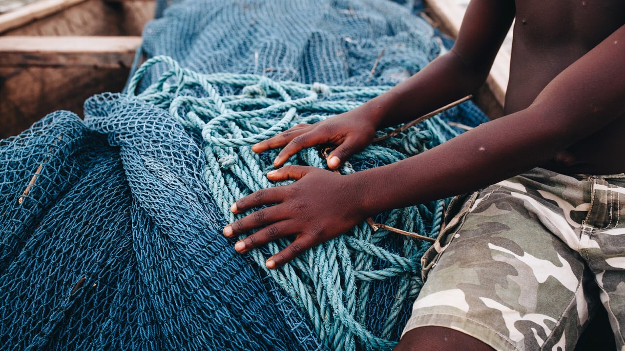 123 114 jpg 201907 ACC Ghanaian Children on Lake Stock Photos Approved for Full Use