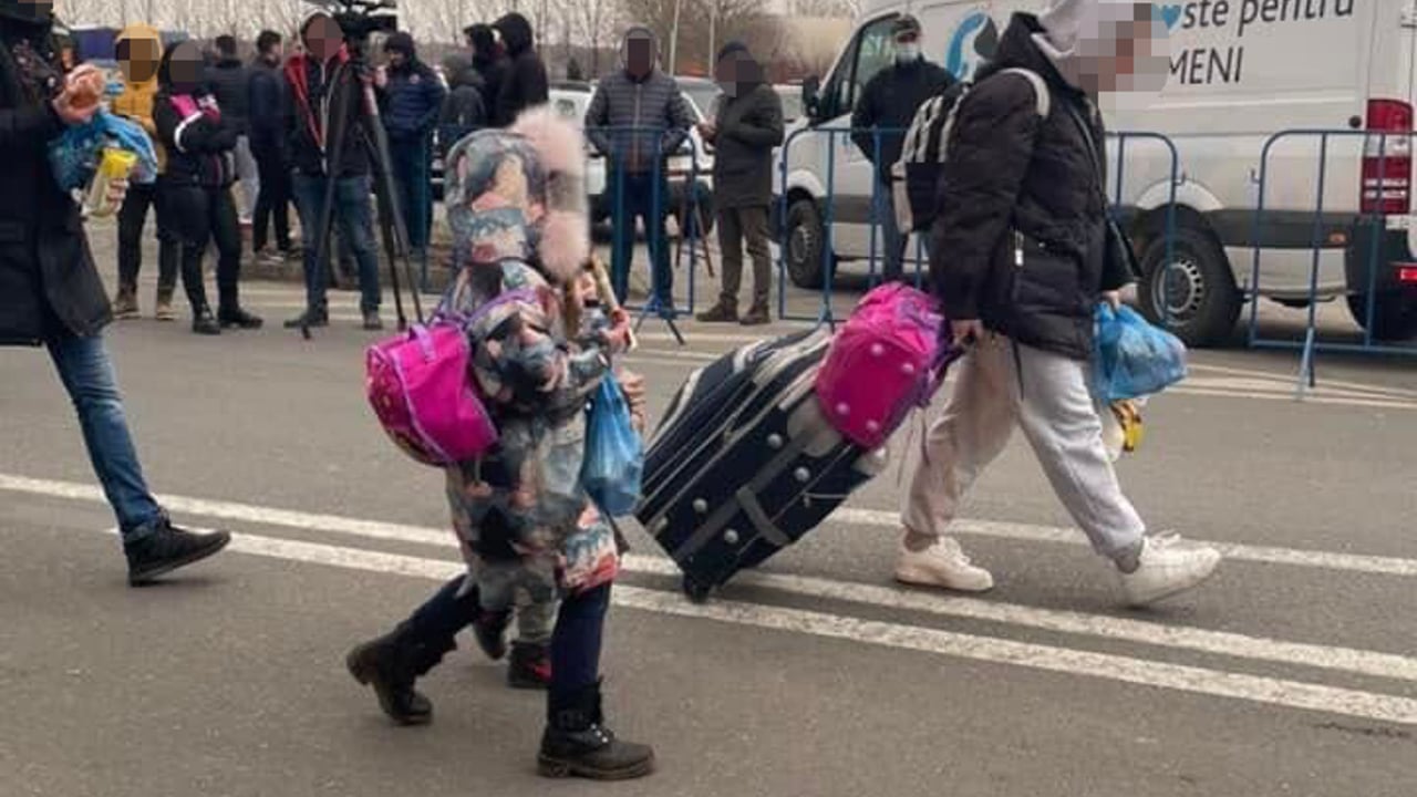 BLUR Ukraine Border 3 3 22 Photo01