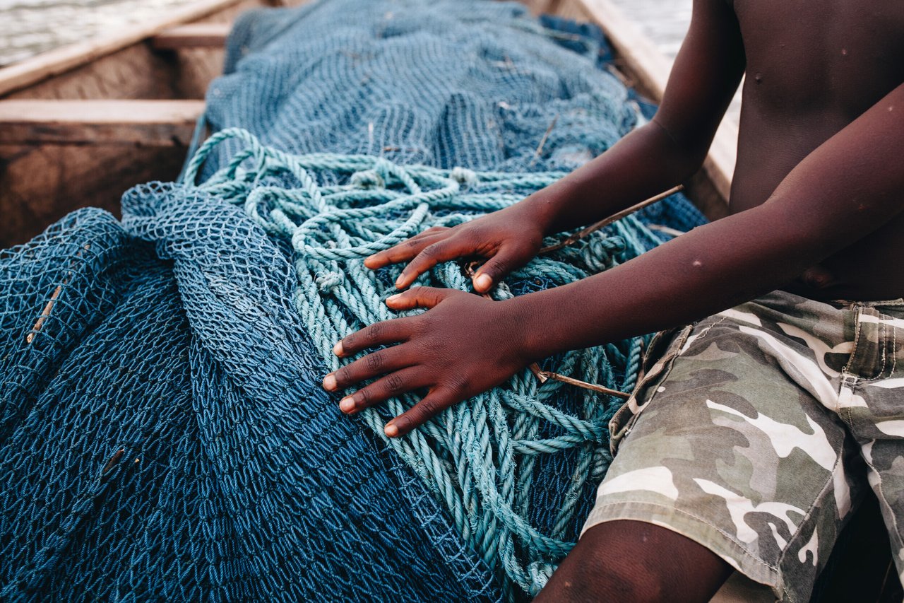123 114 jpg 201907 ACC Ghanaian Children on Lake Stock Photos Approved for Full Use