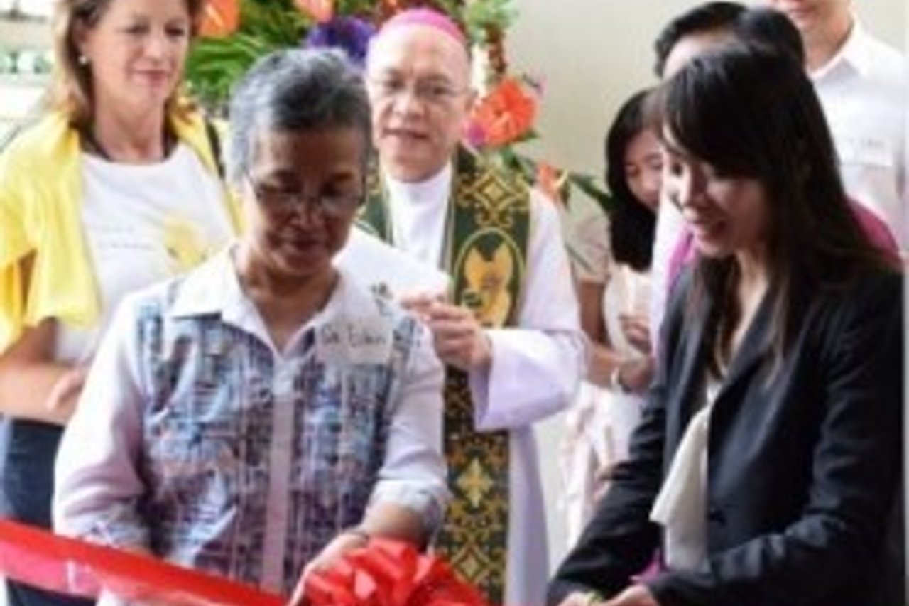 500 ribboncuttingforsurvivorcenter