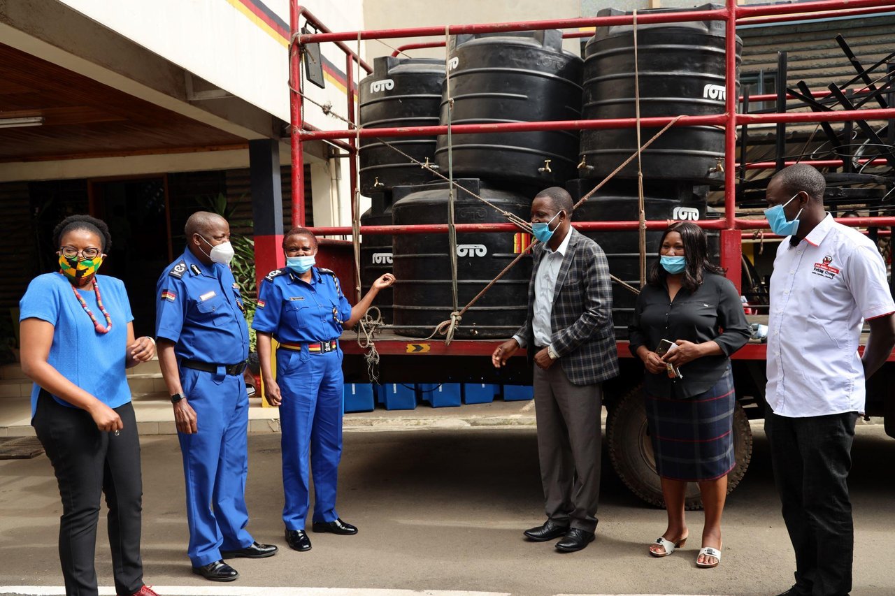 Kenya Police Help resize