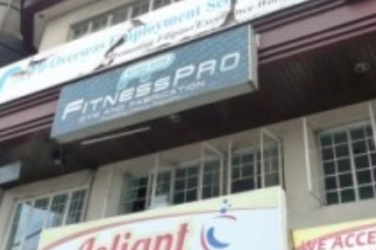 500 saminfrontofrepurposedbar