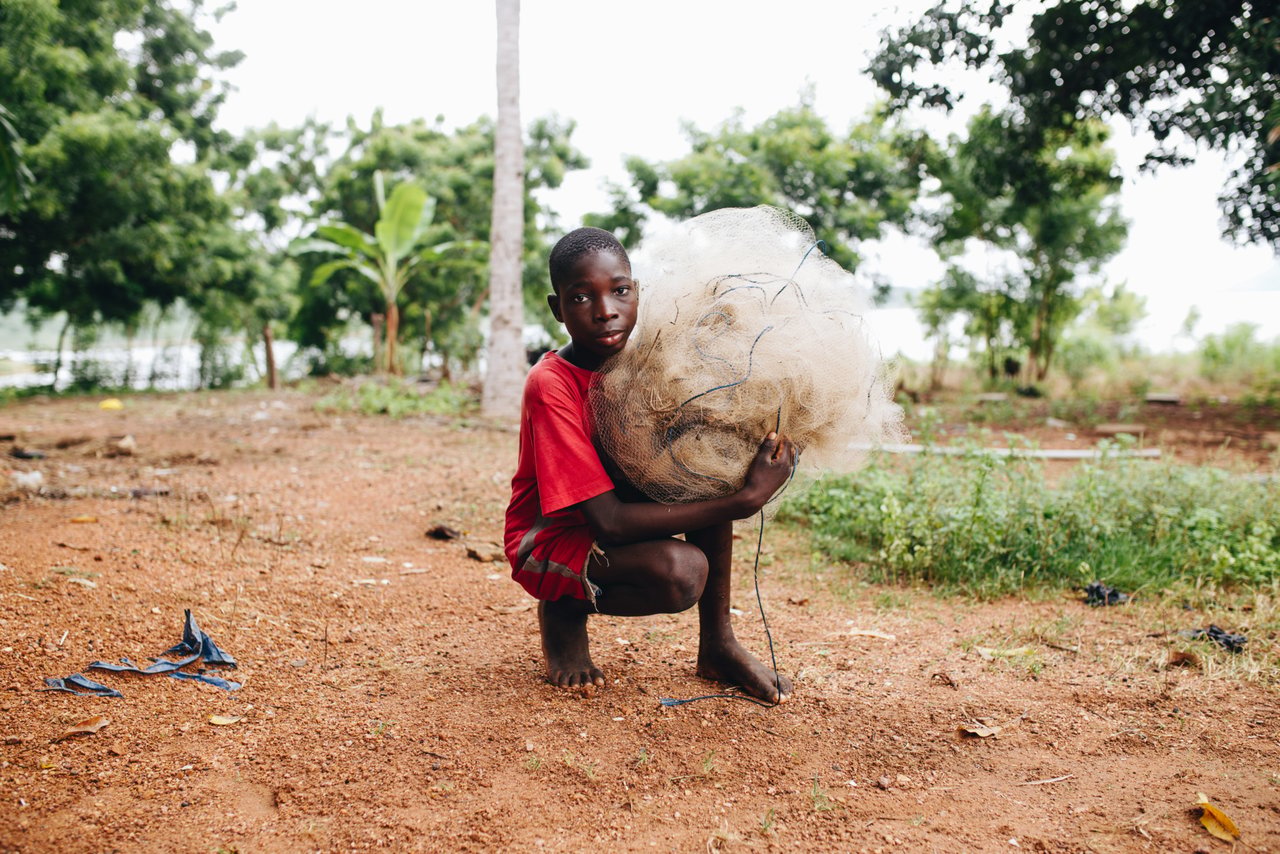 G 151 jpg 201907 ACC Ghanaian Children on Lake Stock Photos Approved for Full Use